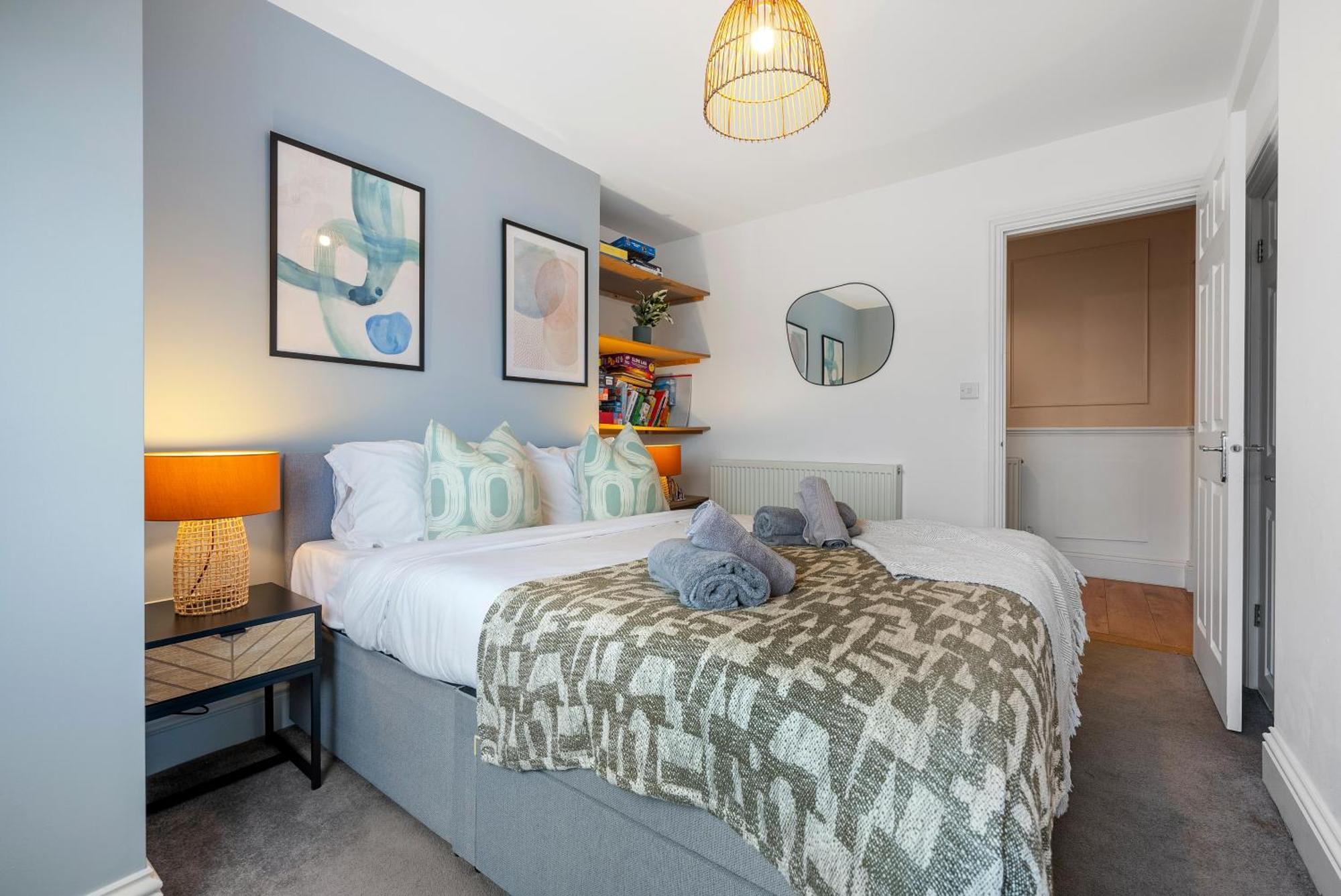Long Term And Summer Special Offer! 5-Bedroom Spacious, Stunning Design, Sociable Areas & Cosy House Near South Downs Park, Sleeps 11 With Games Room, Private Parking And Garden- By Blue Puffin Stays Waterlooville Exterior photo