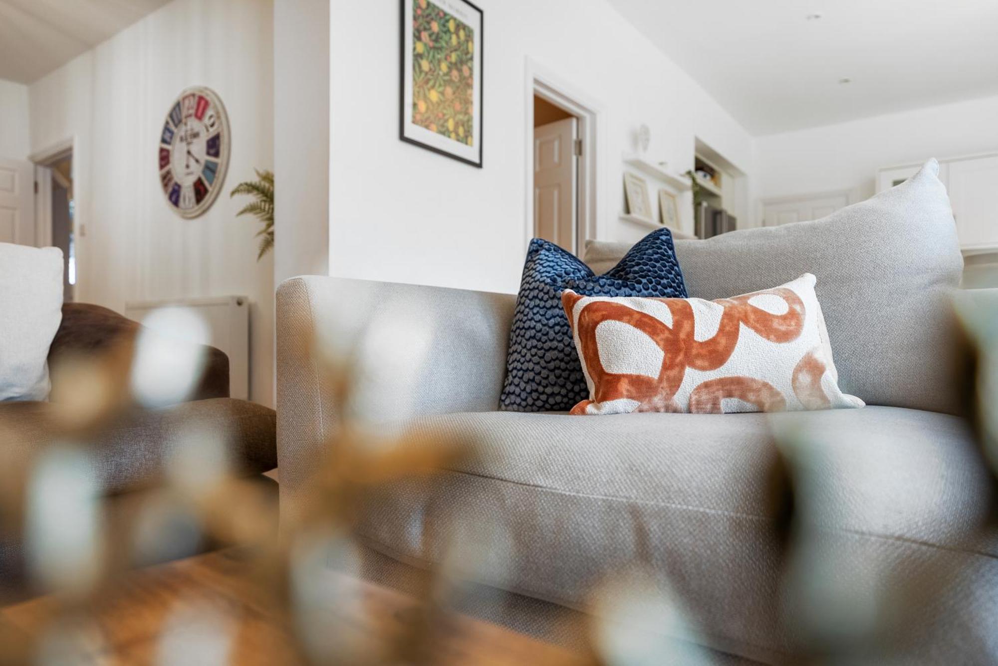 Long Term And Summer Special Offer! 5-Bedroom Spacious, Stunning Design, Sociable Areas & Cosy House Near South Downs Park, Sleeps 11 With Games Room, Private Parking And Garden- By Blue Puffin Stays Waterlooville Exterior photo
